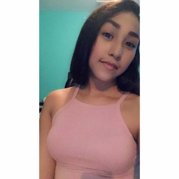 Meet your Posher, Claudia - Picture 1 of 1